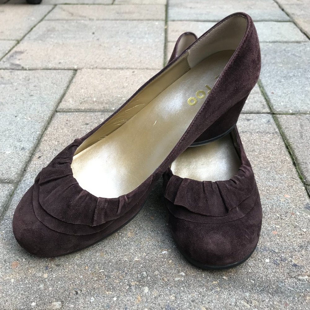 Me Too Brown Suede Shoes